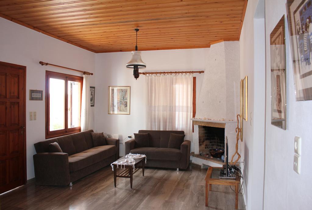 Theros Beach House Villa สตาวรอช ภายนอก รูปภาพ